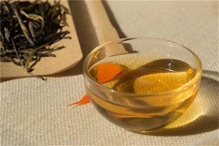 在工作中精进，在茶道中修行