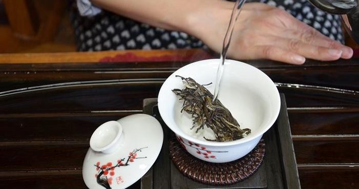 普洱茶有糊味是什么原因，普洱茶喝起来有股糊味