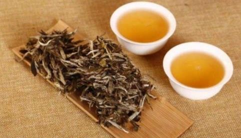 白茶有什么功效和作用，女人喝白茶有什么好处