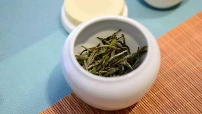 男人喝白茶有什么好处
