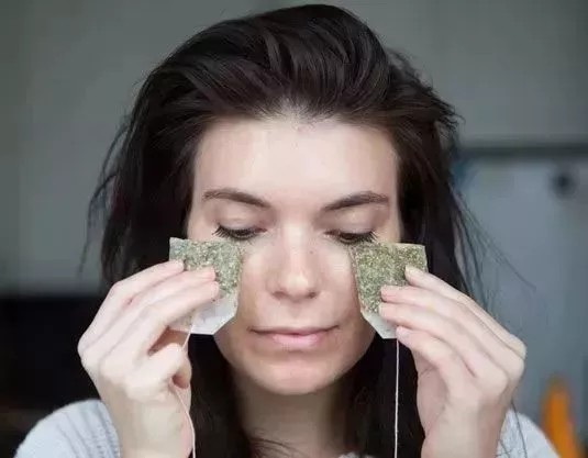 茶叶渣别再倒掉了，还有这些妙用