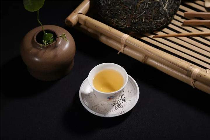 从茶具中窥见茶文化的演变，茶具文化内涵
