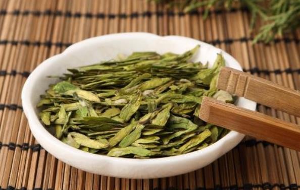 为什么龙井茶有绿色和黄色之分？龙井茶黄的好还是绿的好