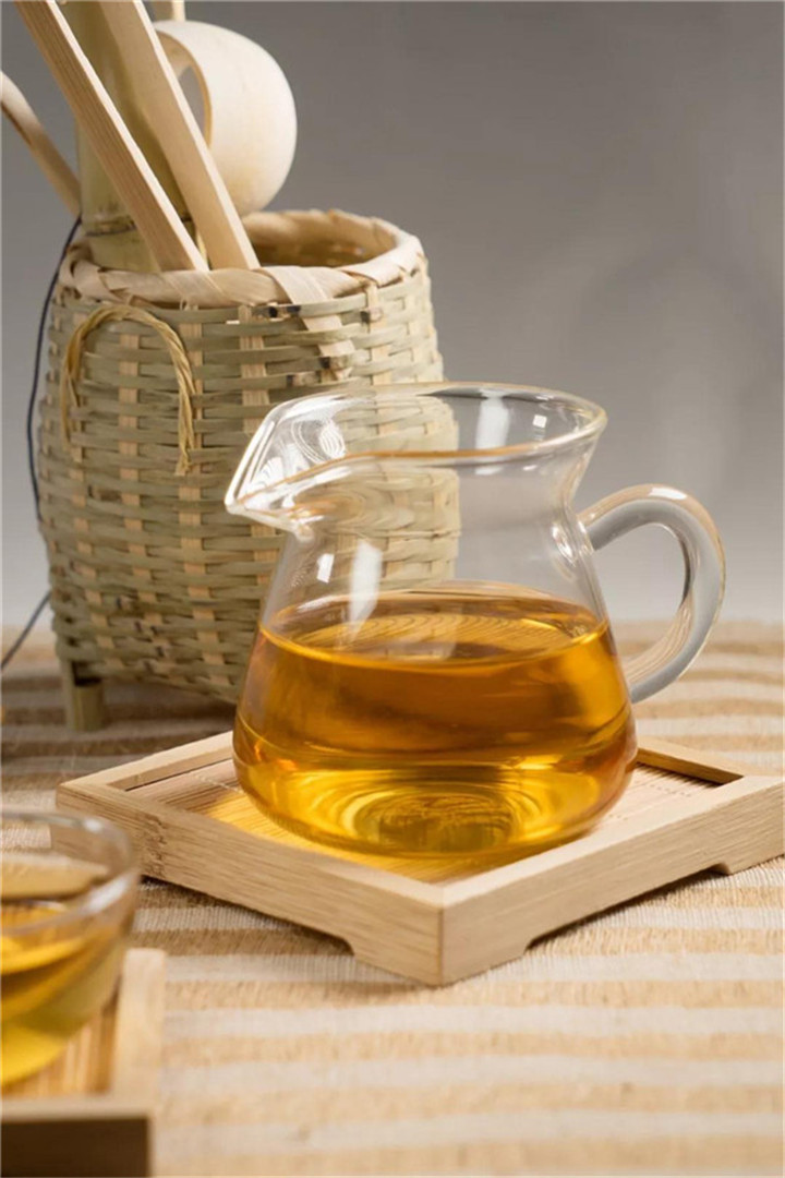星座有十二个，茶具也有十二先生
