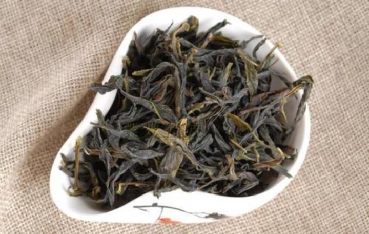凤凰单丛茶的功效与作用及禁忌，单丛茶哪个香型最好喝