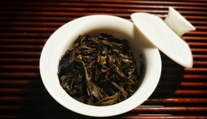 泡茶出汤到底要不要，倒尽与留根法的区别