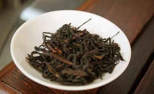 怎么辨别黑茶是不是发霉了，黑茶坏了是什么样子