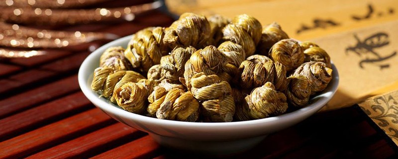 铁皮石斛泡水喝放几粒