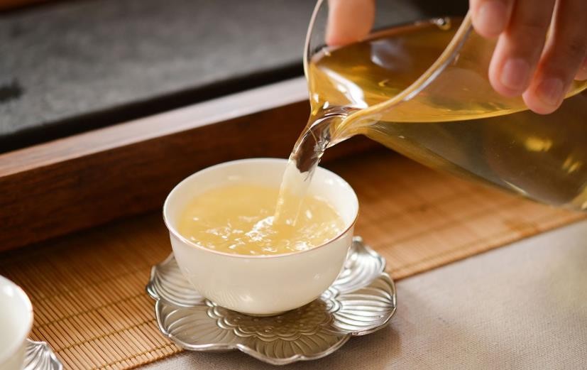 茶叶水放白糖的功效