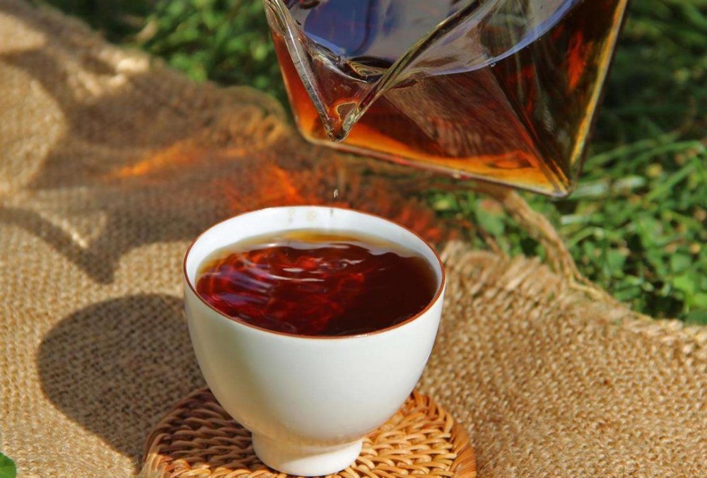 夏天喝熟普洱茶功效与作用