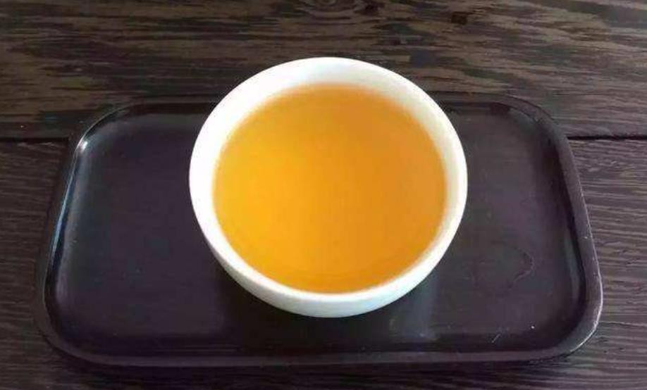 金骏眉红茶泡出来是什么颜色