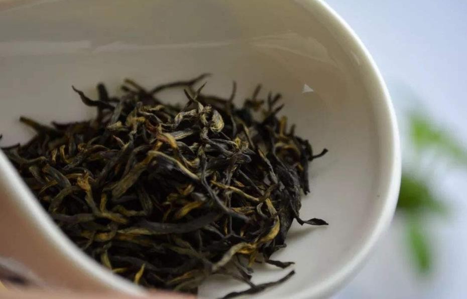金骏眉红茶泡出来是什么颜色