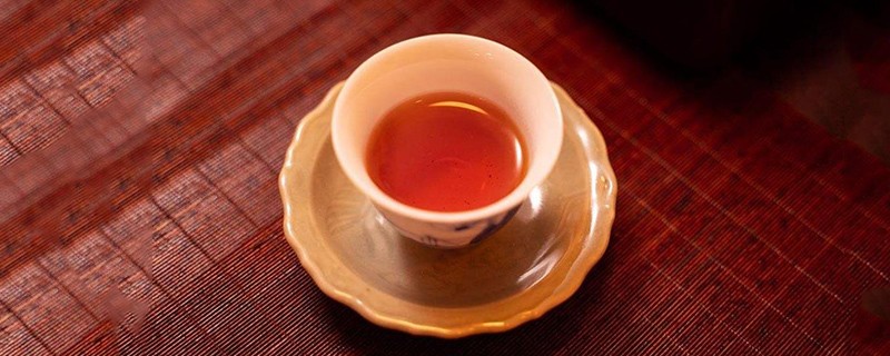 女人喝红茶的功效与作用及禁忌，女士喝红茶的好处与坏处