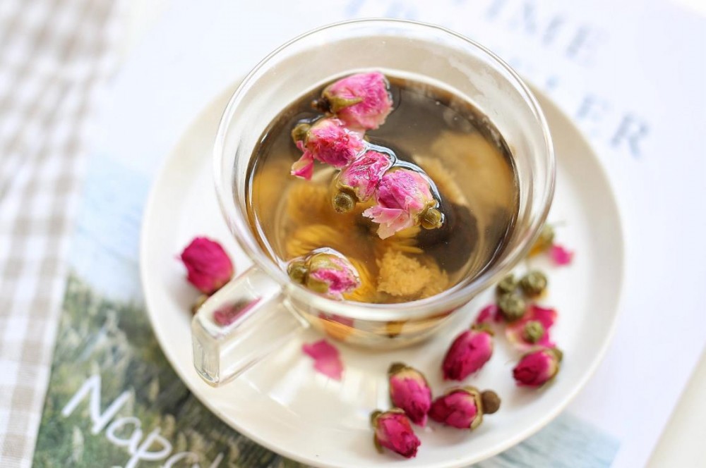 胎菊和玫瑰花泡在一起有什么功效