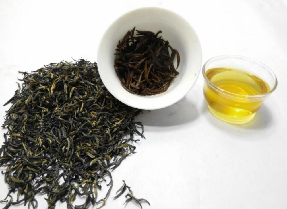 金骏眉偏红色茶汤