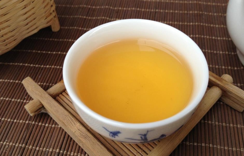 金骏眉偏红色茶汤