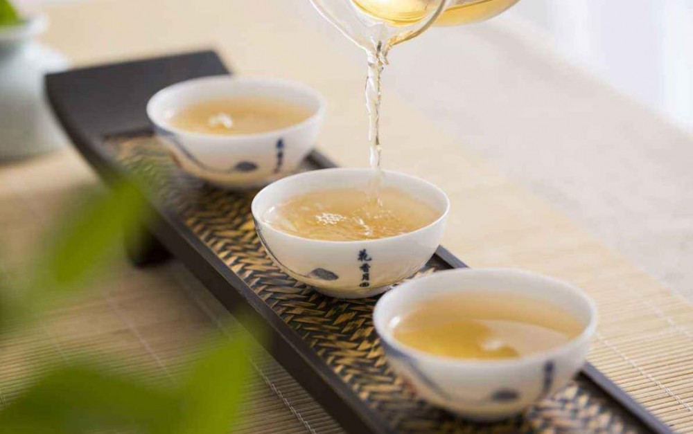 男人喝生普洱茶的好处