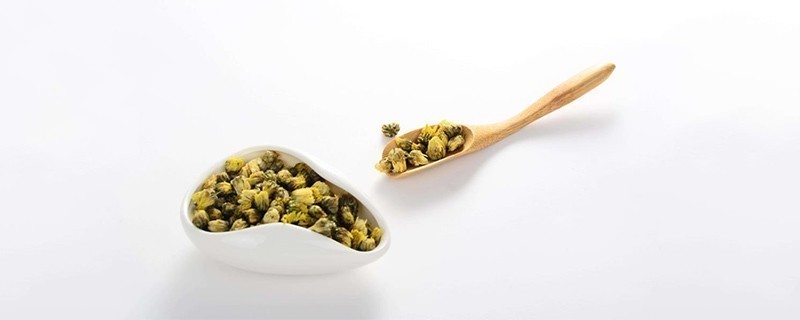 菊花泡久了发绿有害么，菊花茶发绿了水能喝吗