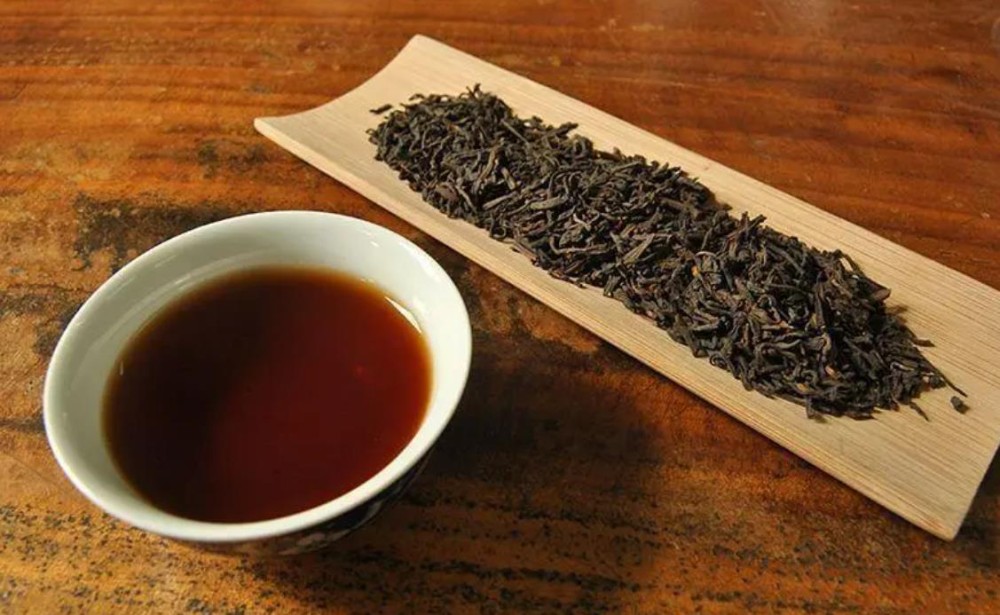 六堡茶用什么壶泡比较好，泡六堡茶适合大壶还是小壶