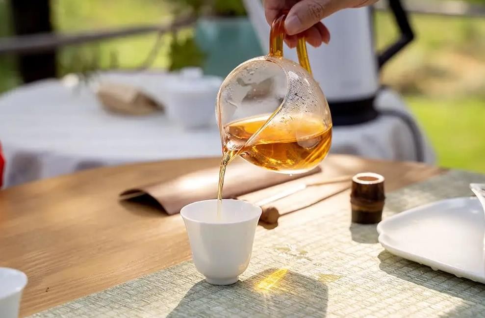 为什么茶冷了就会不好喝，而冷泡却不会